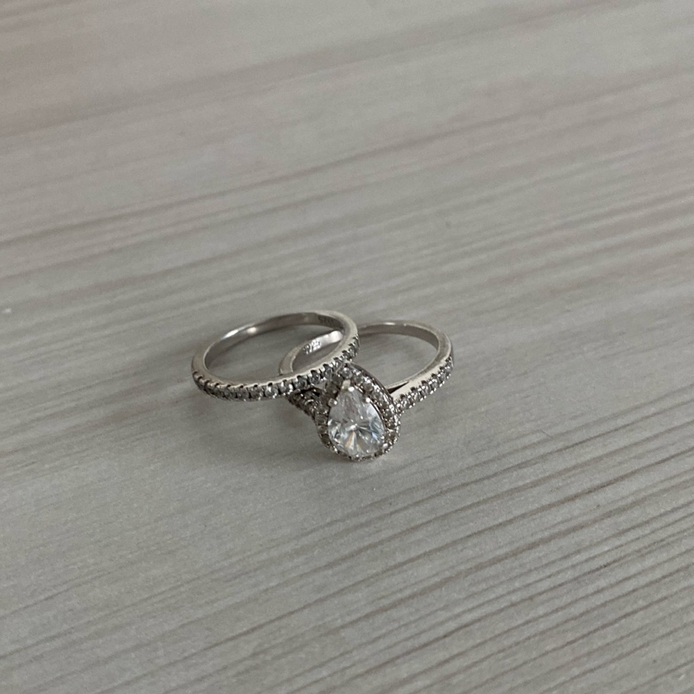 Modern Gents Pear-Cut Halo Ring Set